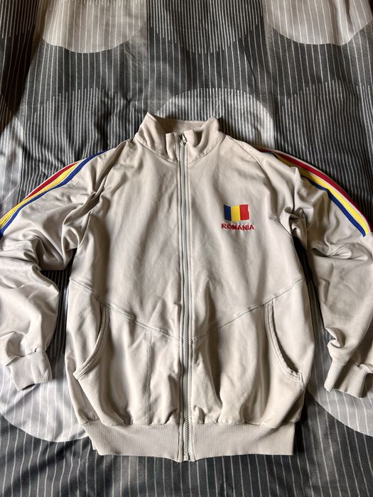 Bluza cu fermoar Romania