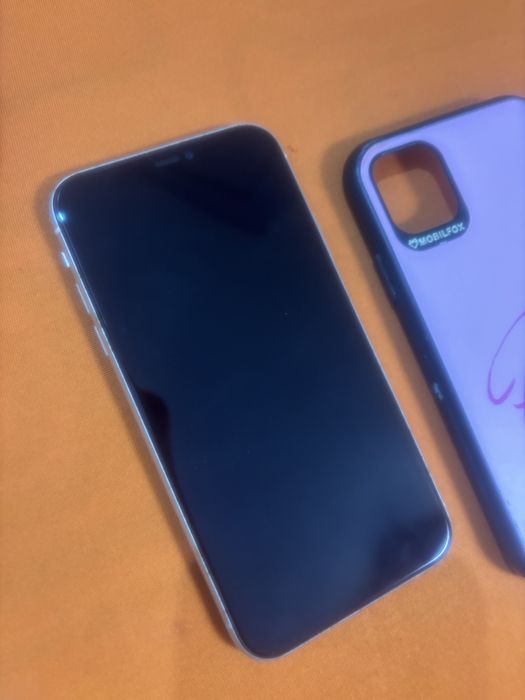 Iphone 11 in stare buna cu husa foie