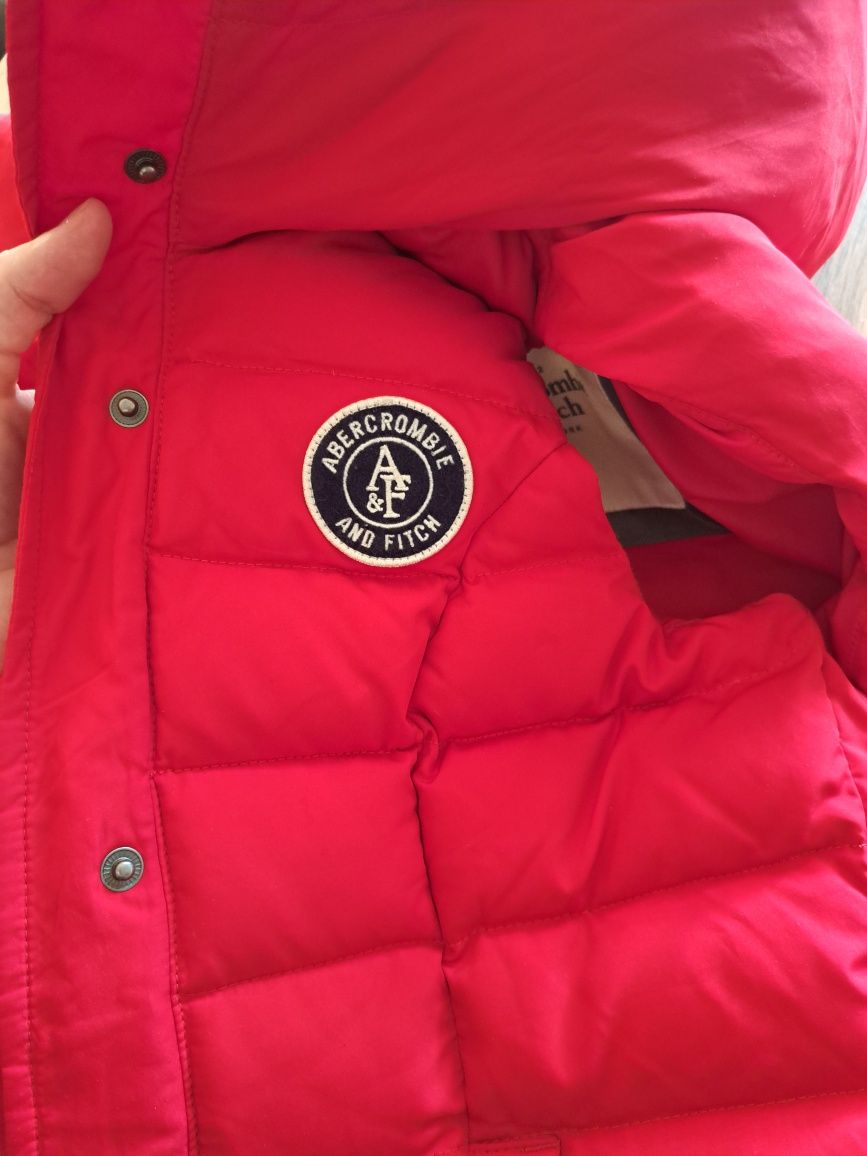 Червена грейка Abercrombie&Fitch