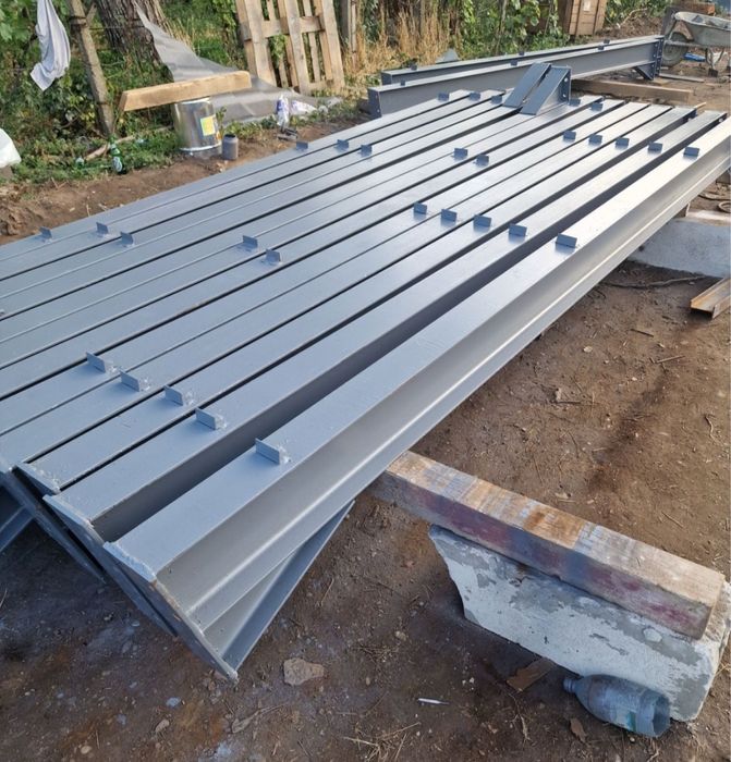 Vand hale si structuri metalice accept variante cu duba