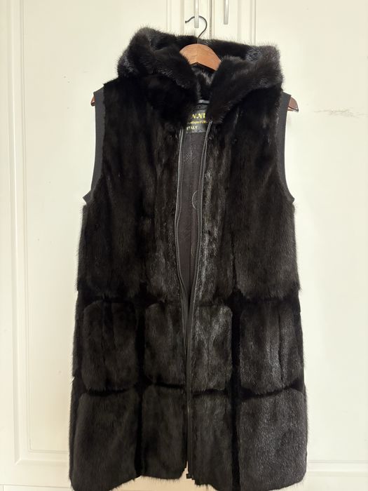 Продам норковую жилетку р 42-44