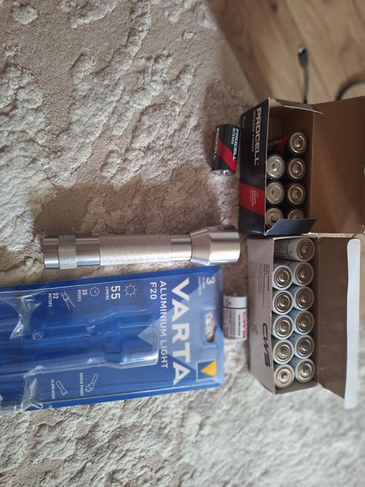 LANTERNA Varta noua led !