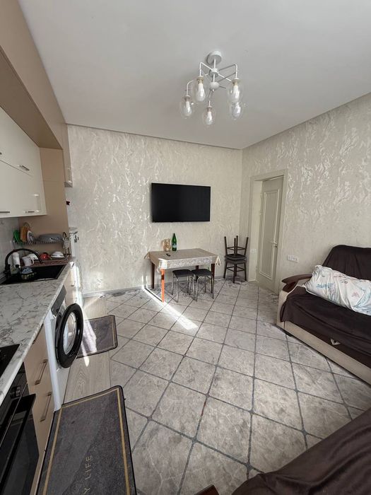 Uy Sotiladi srochna  Zangiota rayonida shaxarga 6-7 km erkin postidan