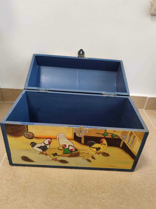 Малко сандъче с ретро мотиви