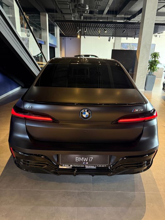 Продам новую BMW i7 xDrive60 M70 с официальной гарантией