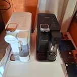 Кафе машини Nespresso Delonghi + подарък капсули- нови мострени бройки