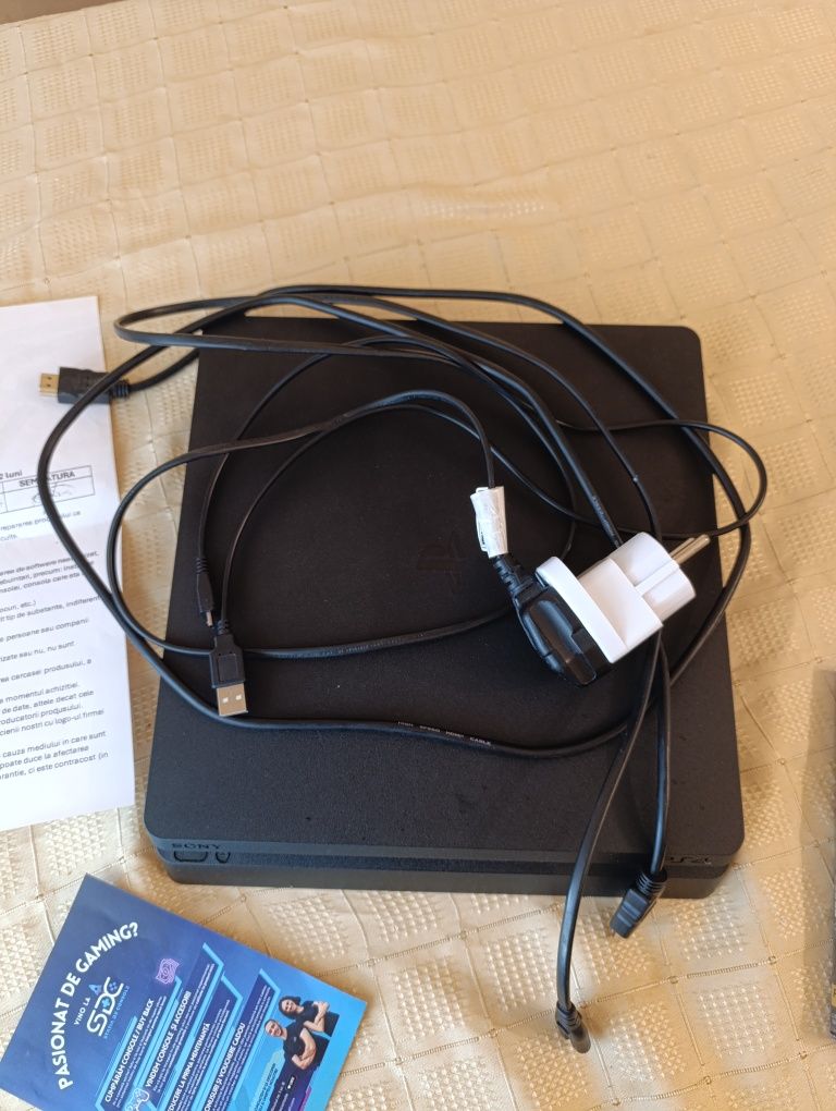 Vând PS4 slim 1tb controller garanție și Joc GTA v