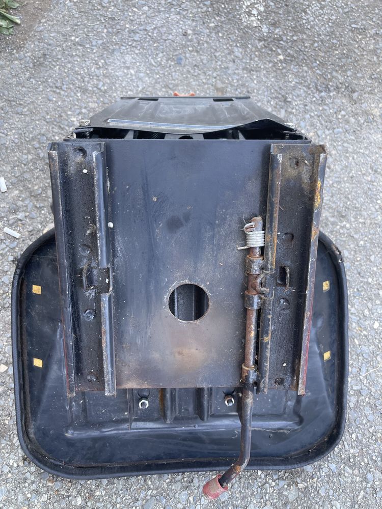 Scaun universal utilaj / tractor stare buna