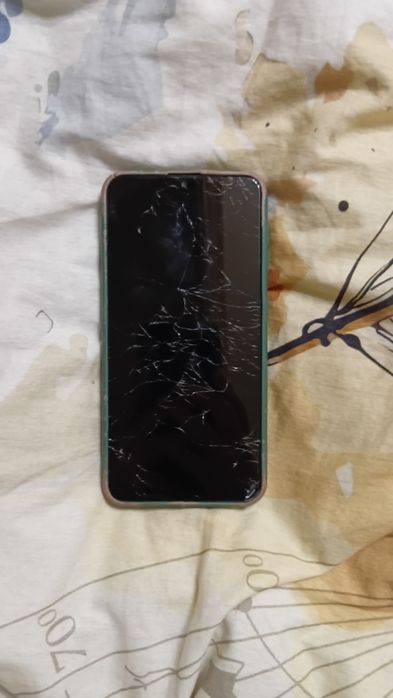 Продам самсунг а10 на запчасти