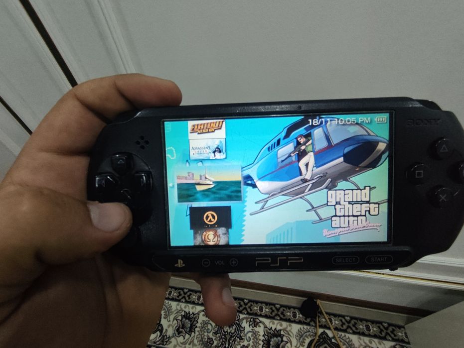Sony PSP street e1008 (32gb flash с играми)