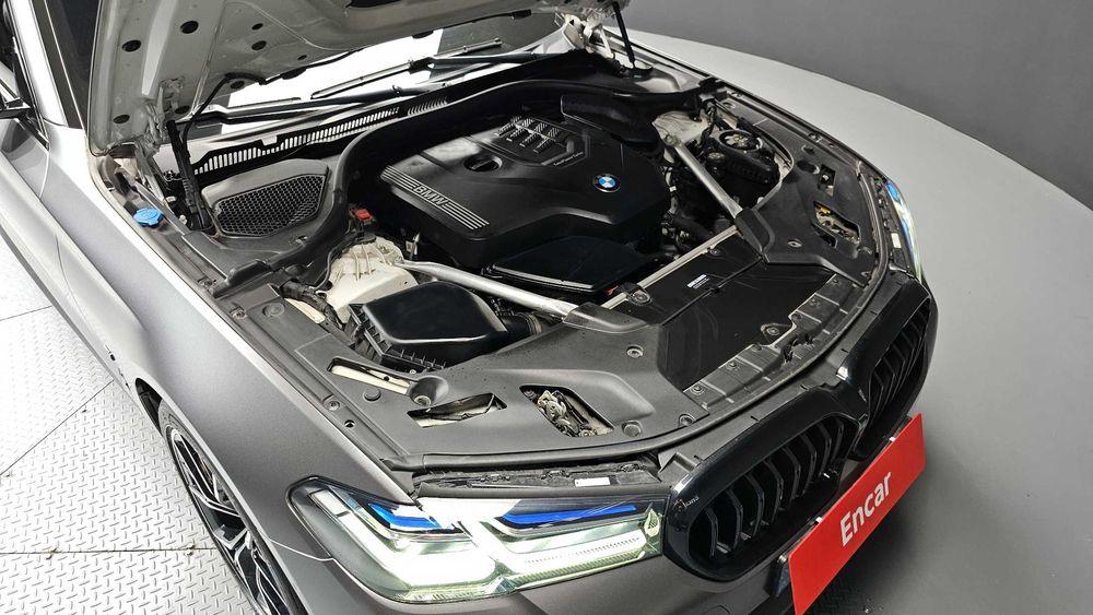 BMW 5-Series 530i xDrive M Sport Package