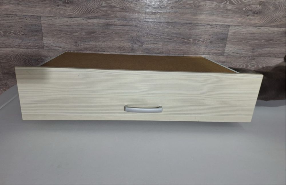 Шкаф продается.