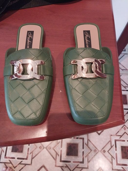 Новые резиновые шлепанцы размер 36