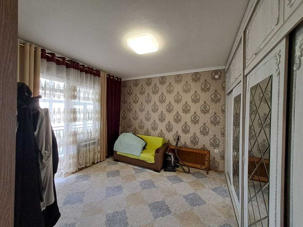 3х комнатная квартира на 8 этаже 84кв/м, в Самарканде