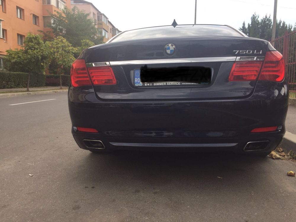 BMW 750Li 4.4 407 HP
