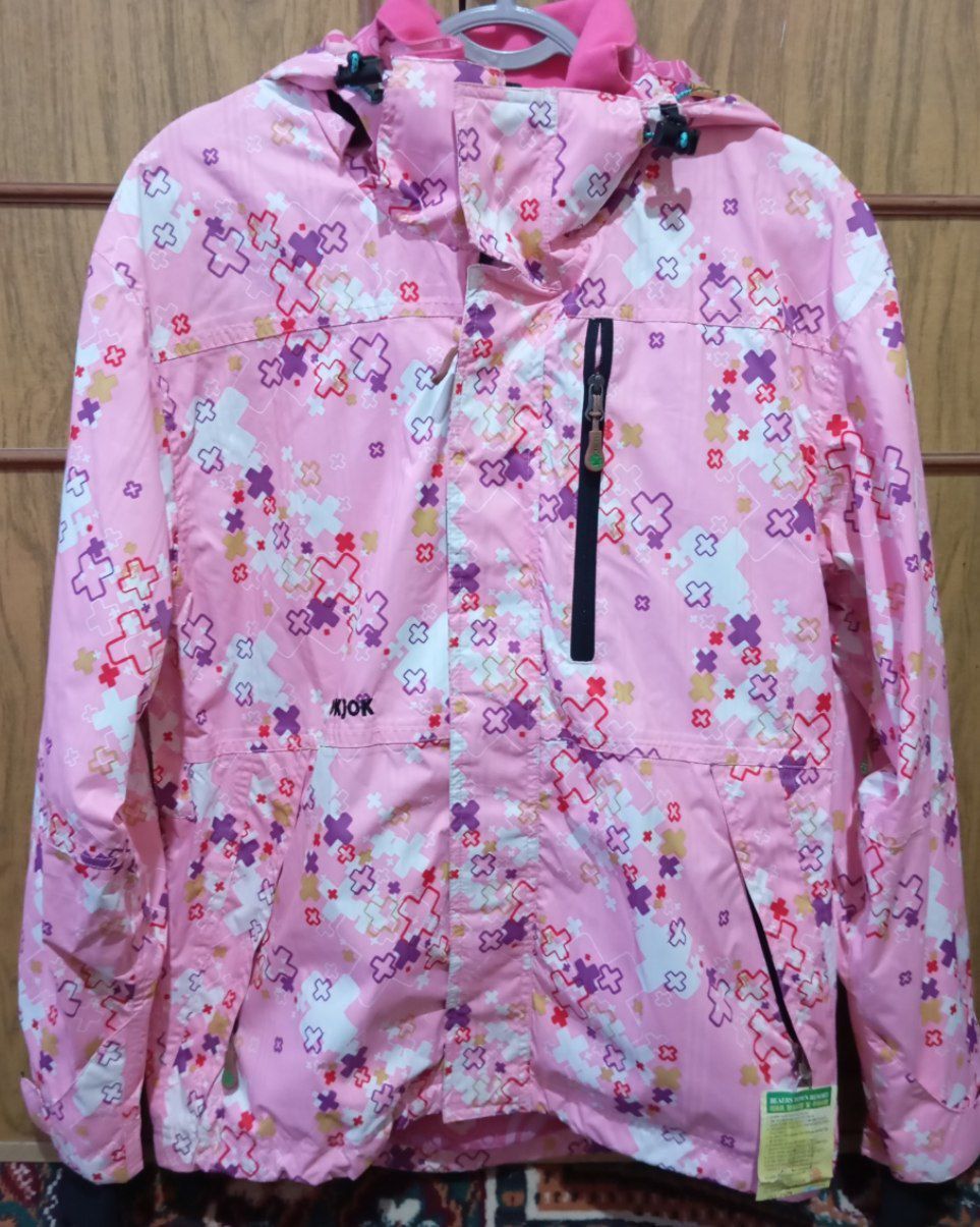 Holati 10/10 keyilmagan
Nokjon brend
Made in Korea
Razmer: S
Narx:100