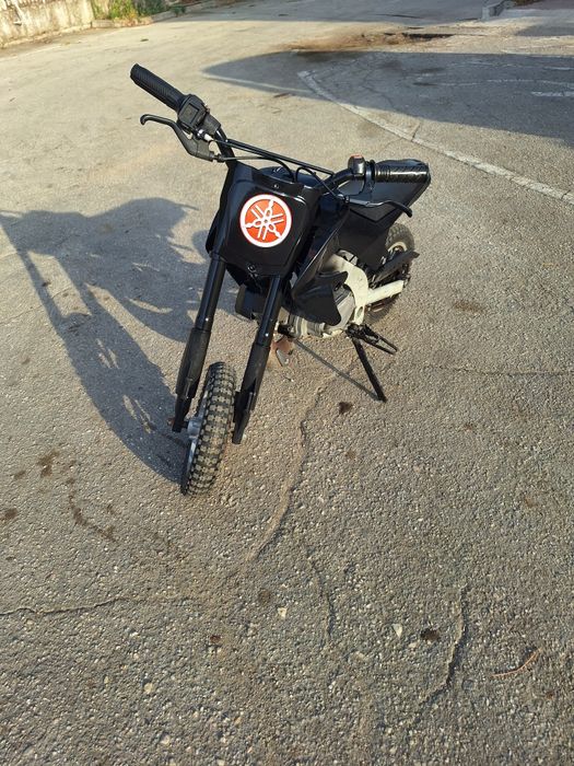 Продавам мини моторче - pocket bike 50cc.