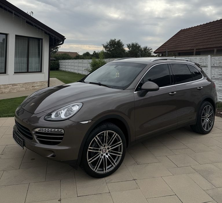 Porsche Cayenne 3.0 Diesel 2013 245 cp Panorama R21 Maro Km Reali