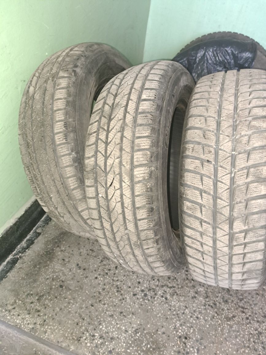 Зимни гуми  Falken Eurowinter 195/65R15 и Michelin Alpin 195/55R15