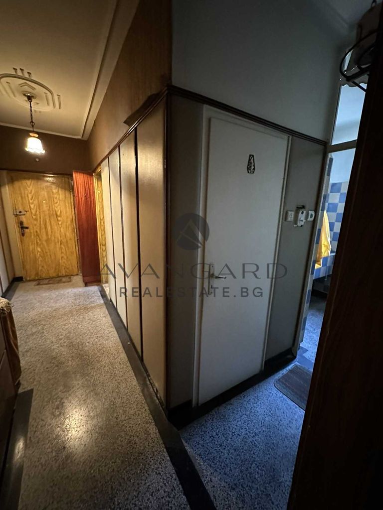Продава се Тристаен апартамент в Пловдив, Кючук Париж - 82 кв.м за 1336 €/кв.м - Снимка #15