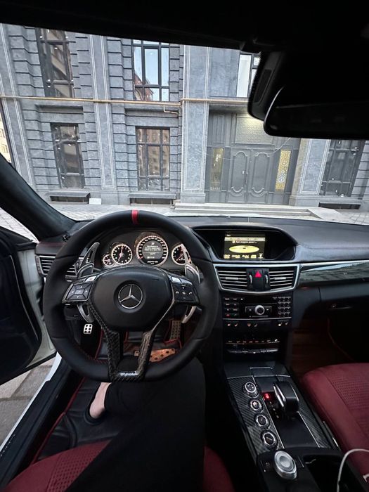 Mersedes w212 6.3 amg
