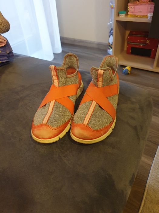 Sneakers Ecco, pantofi balerini H&M marimea 32