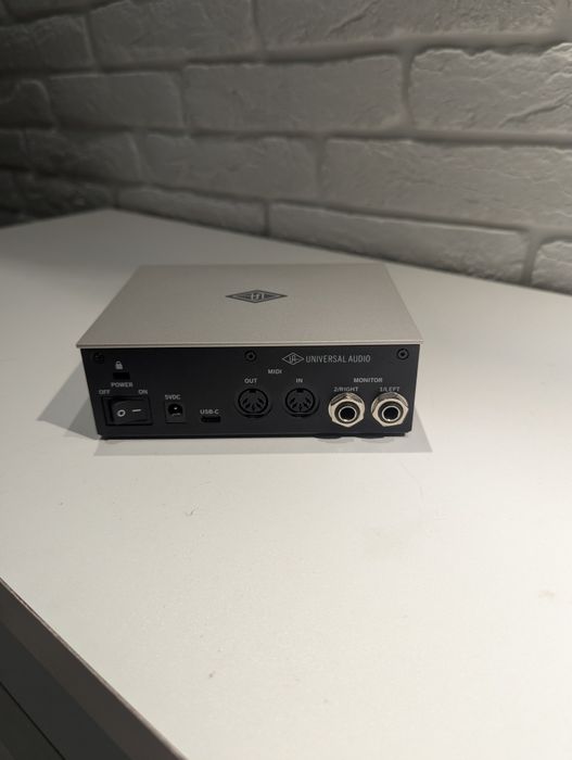 Universal audio volt 1