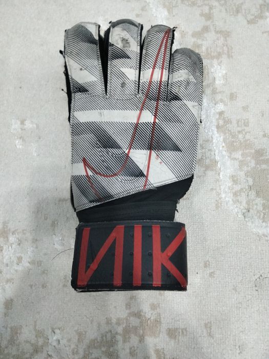 Перчатки вратарские