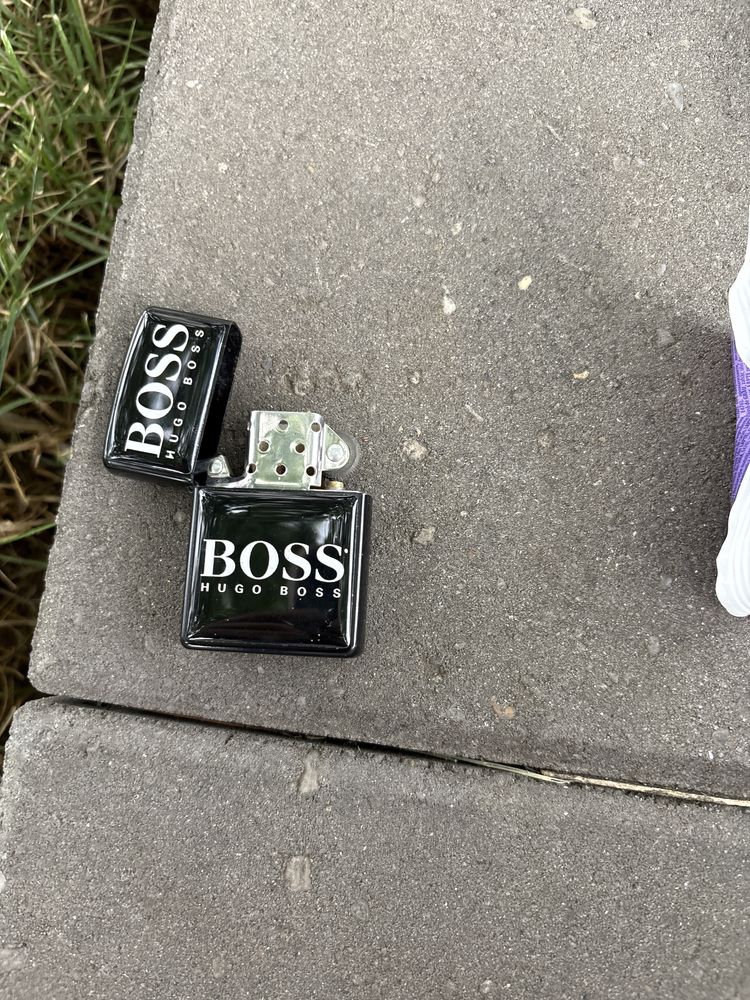 Brichetă hugo boss