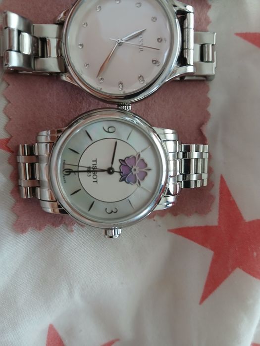 Vand 3 ceasuri dama : tissot automatic,fossil analogic