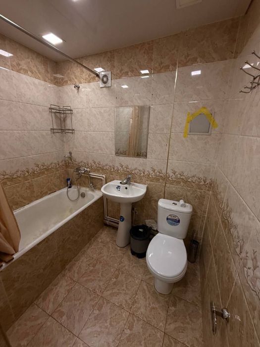 Срочно Новза Метро Мукимий продается Квартира 2/2/4  балкон 2/6 - 52кв