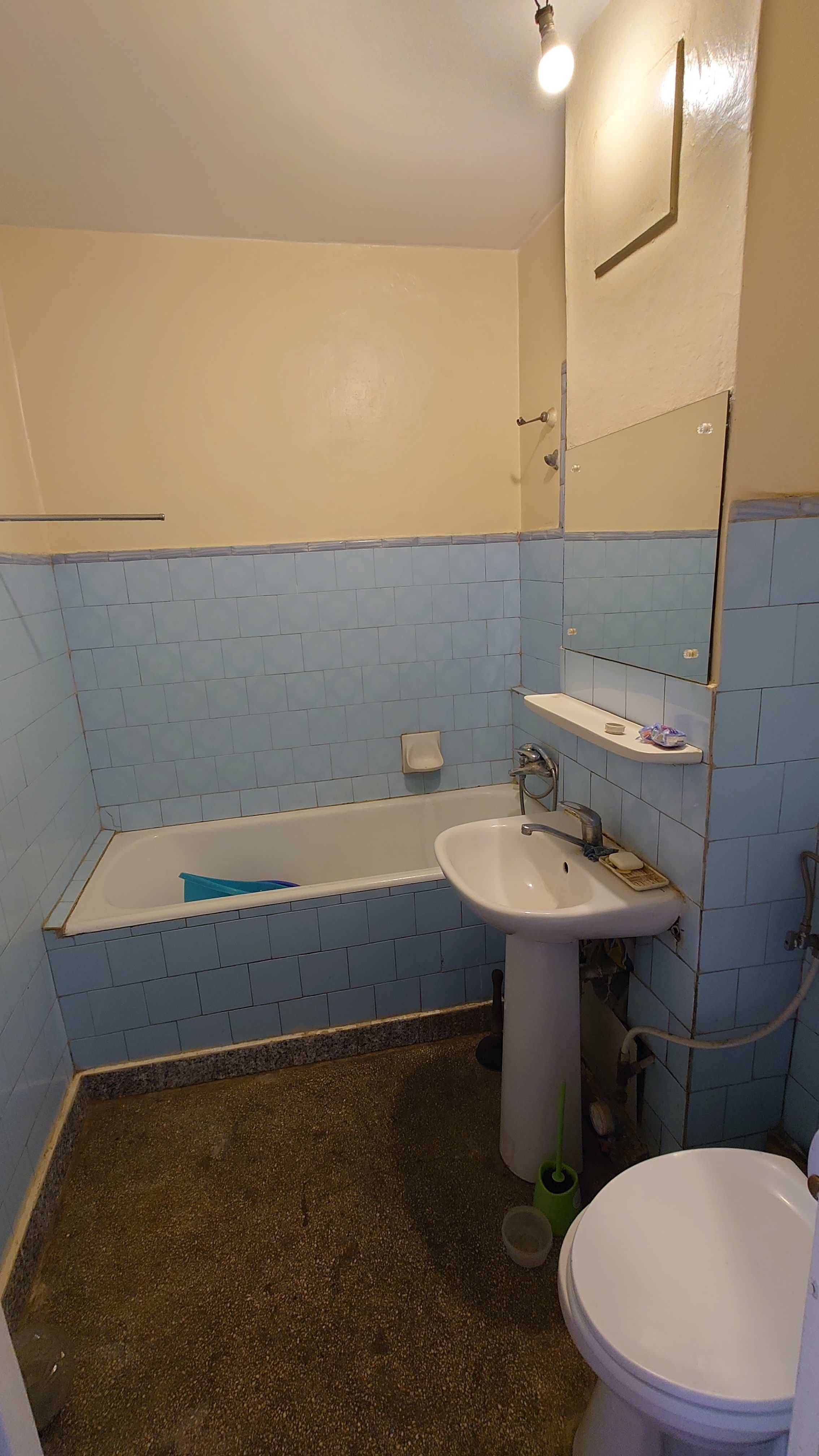 Vanzare apartament 3 camere decomandat zona Delfinului/Costin Georgian