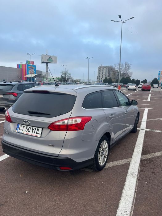 Vând Ford focus 3