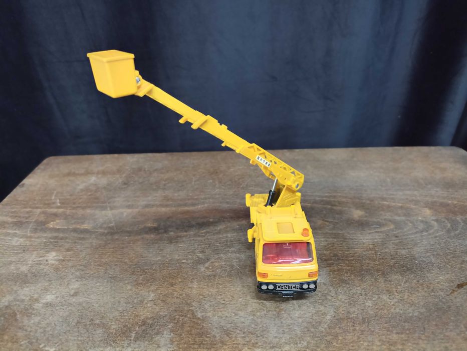 Macheta Tomica Dandy 1:43, Mitsubishi Canter