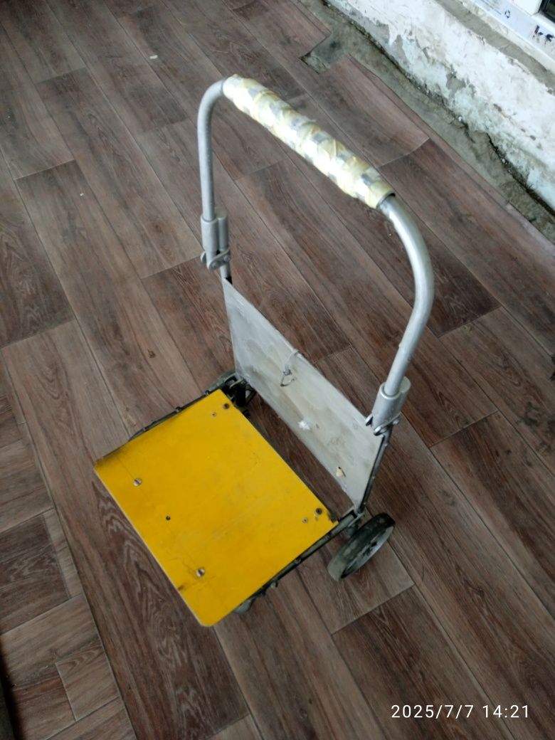 Тележка для дома для хозяйства