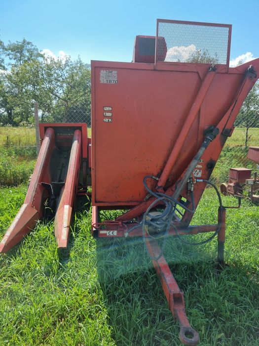 Vând culegator porumb sip tornado 40