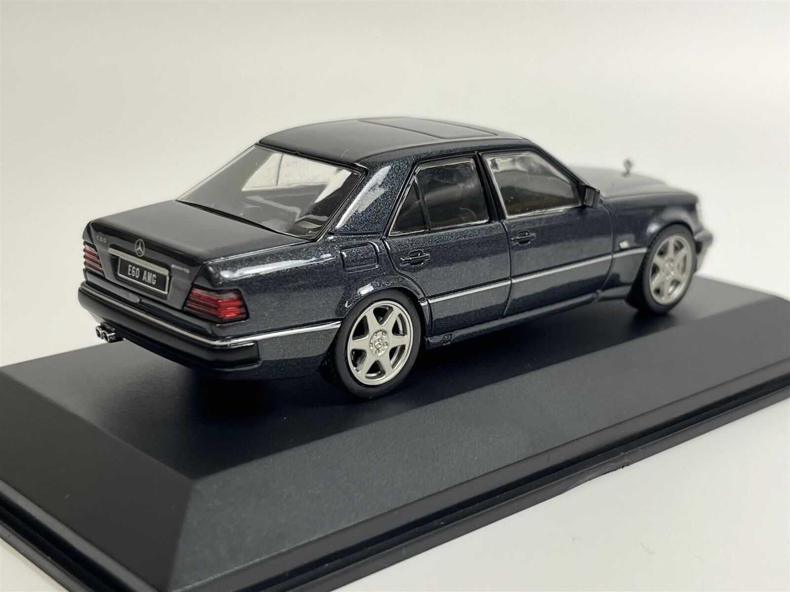 Модели 1:43 и 1:18 от 99лв нагоре още кейсове за модели 1:43