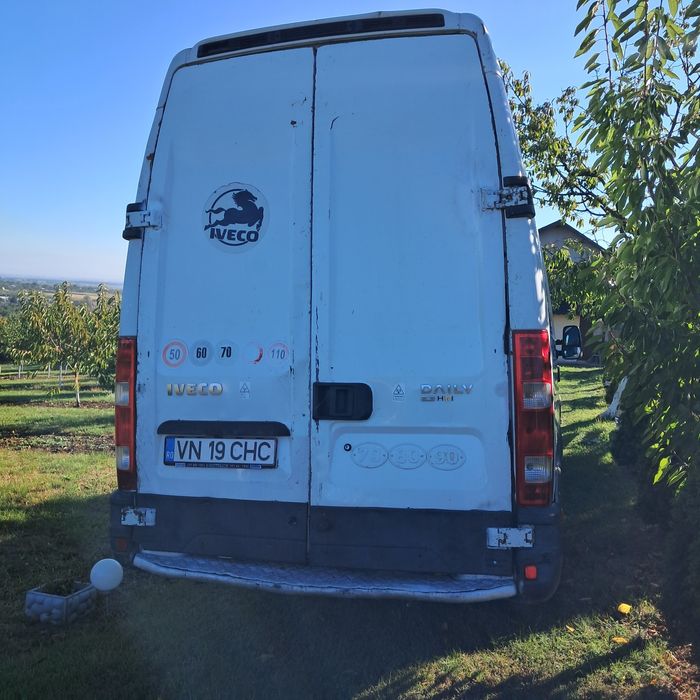 Vând iveco daily 2.3 2007 în stare foarte bună