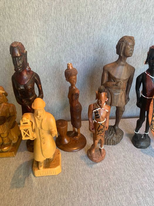 голям лот от дървени фигури статуетки