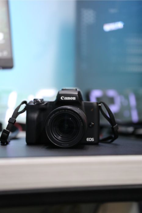 Canon m 50 mark 2 с объективом 18-150 mm