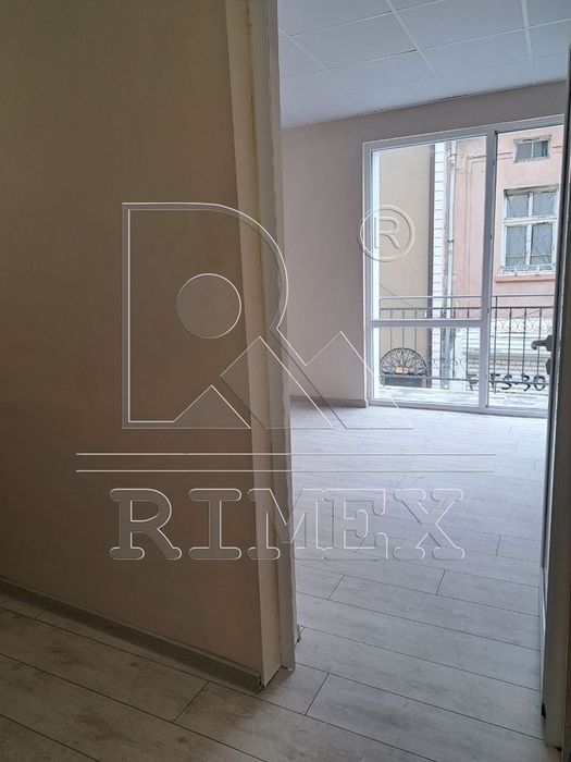 Офис в Пловдив-Център площ 30 цена 500