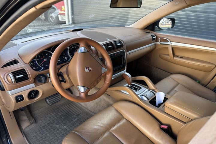 Cheder pe caroserie usa fata dreapta Porsche Cayenne 957 [facelift] [