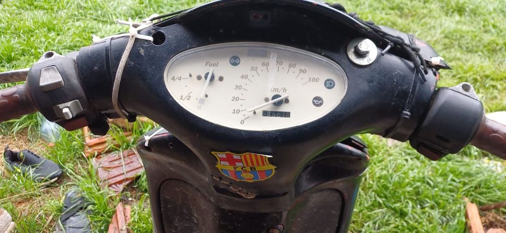 Scuter Aprilia scarabeo 80cc