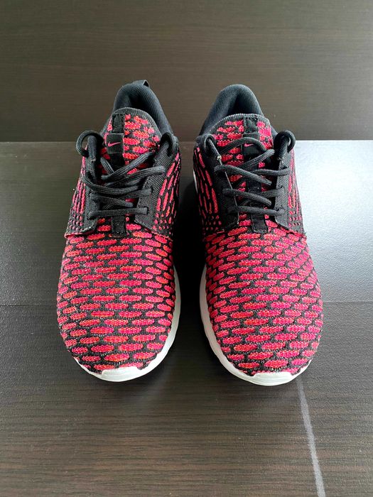 Nike Roshe Run маратонки розово и черно