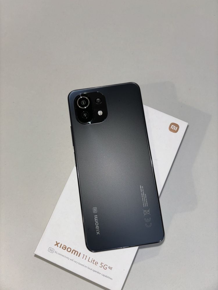 Телефон Xiaomi Mi 11 Lite 5G NE 8 ГБ/128 ГБ черный