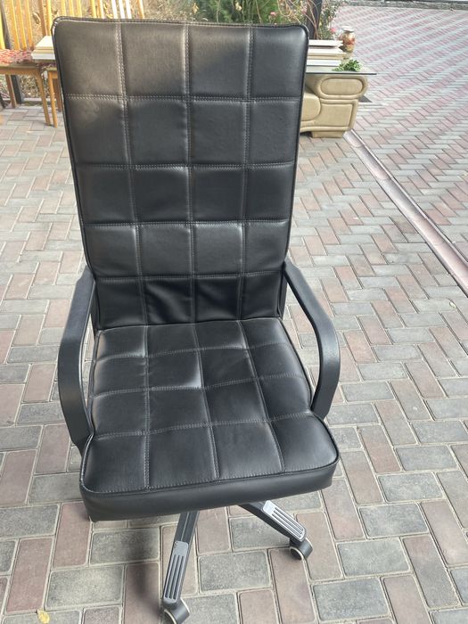 Компьютерное офисное кресло