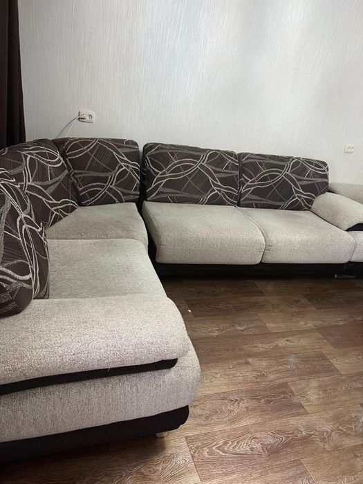 Диван угловой, кресло.