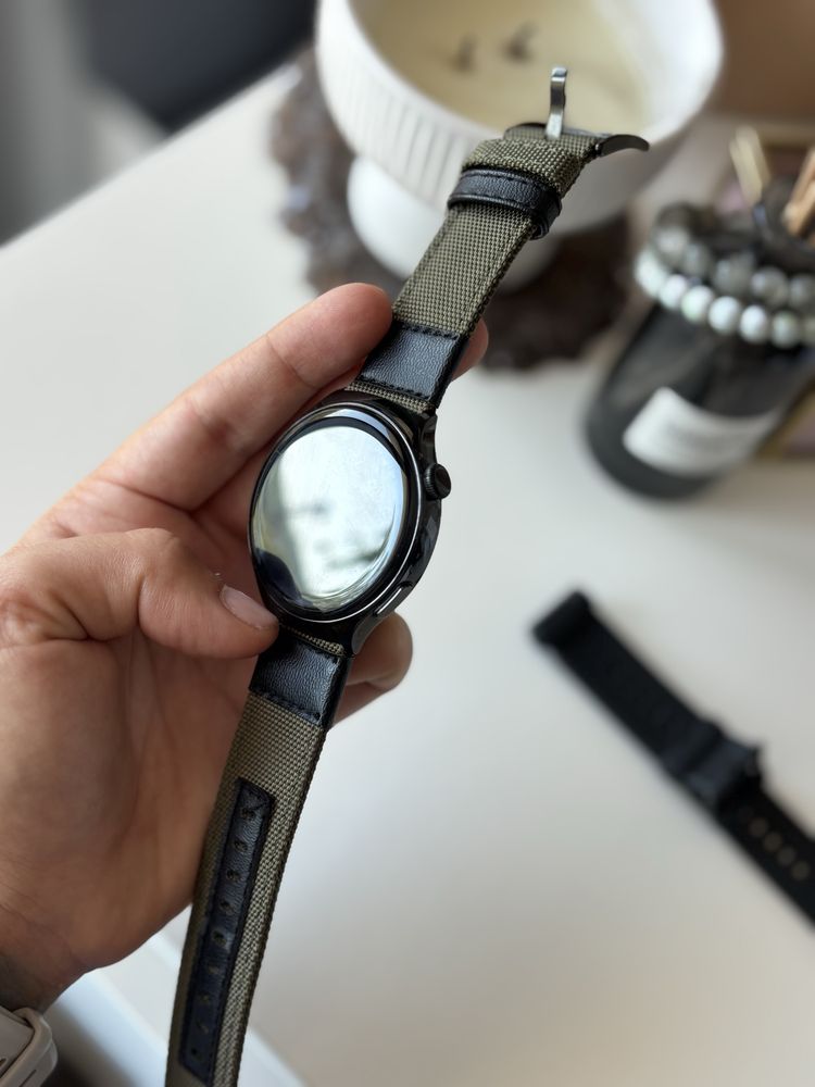 Huawei Watch 4 LTE с подарък каишка