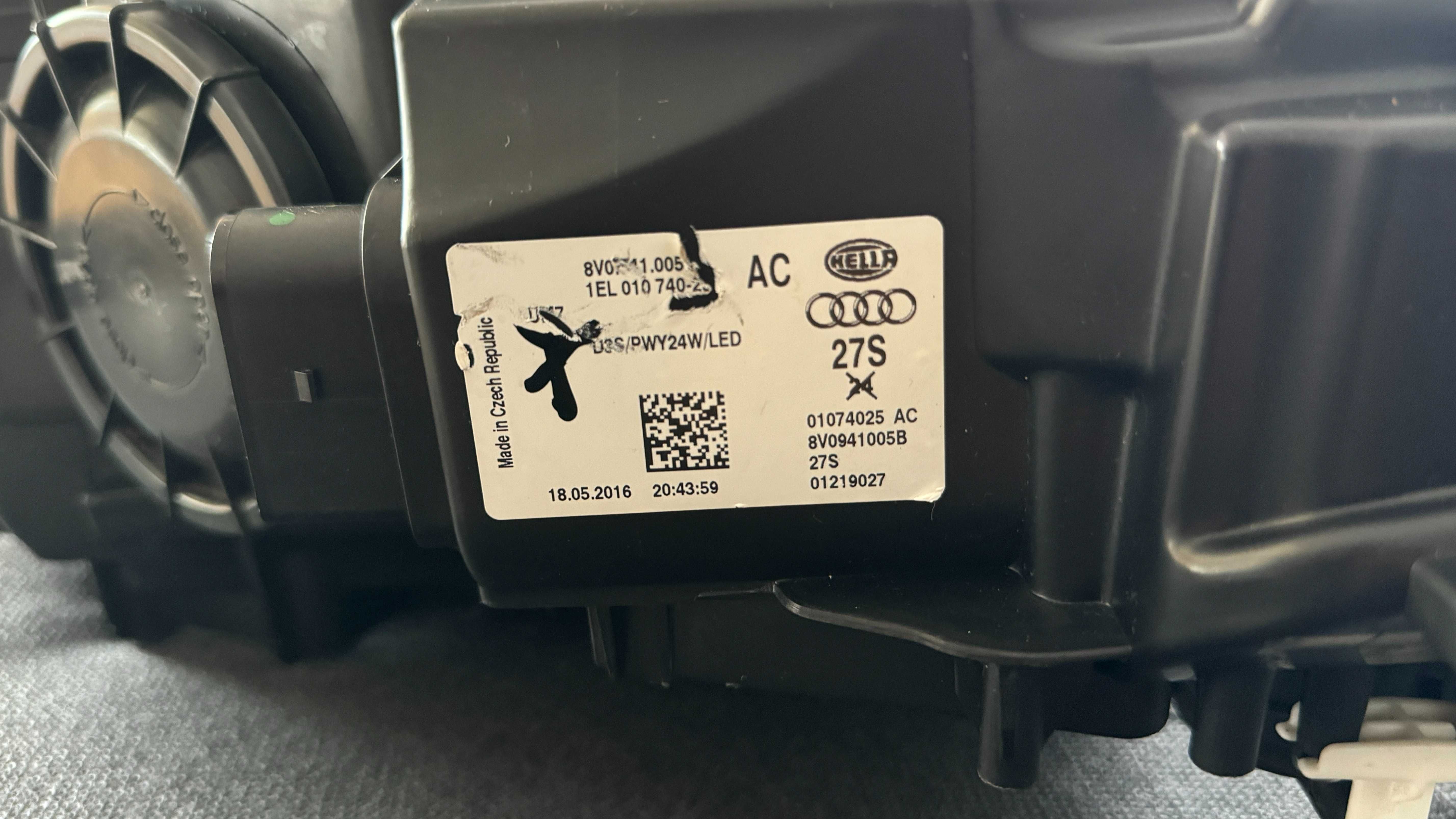 Фар Ауди А3 Audi A3 8V Bi-Xenon USA