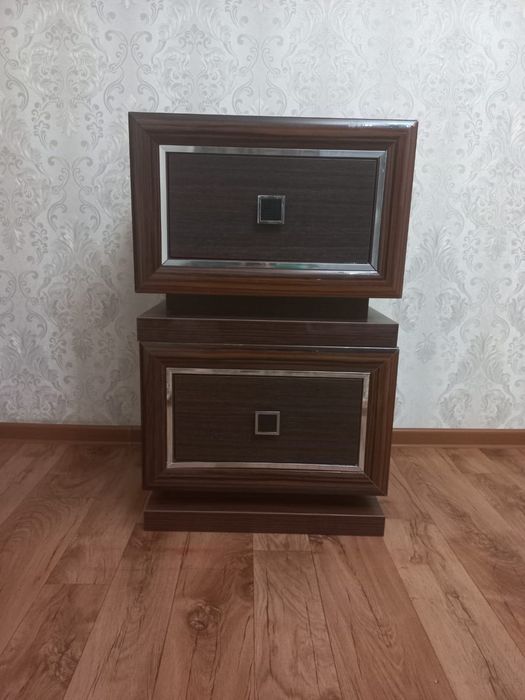 Продается тумба и зеркало